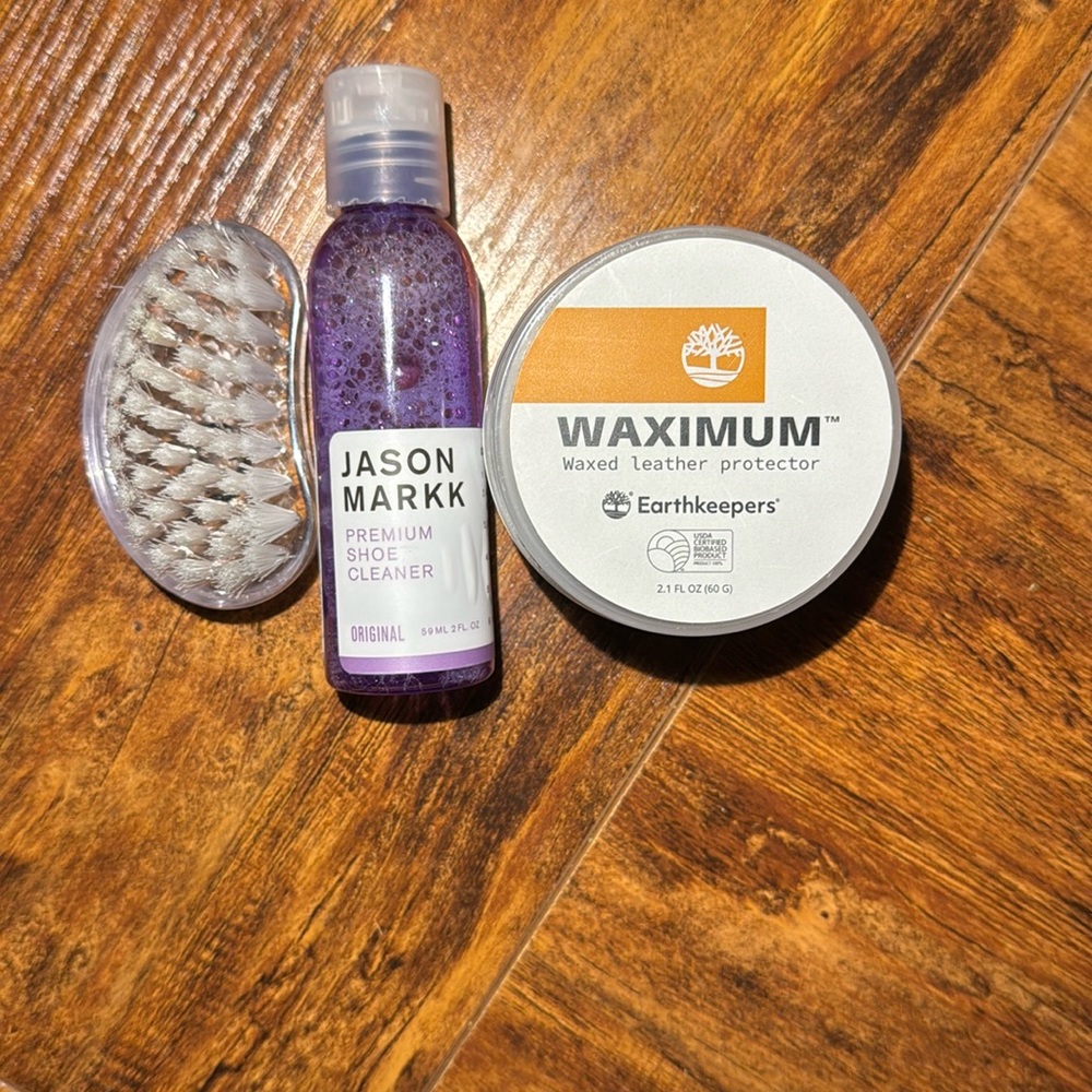 Shoe cleaning kit